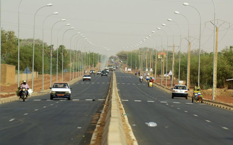 Réalisations de Sogea Satom au Niger. Route Niamey-Namaro-Farié-Tranche conditionnelle-Avenant N° 2 Rive droite.