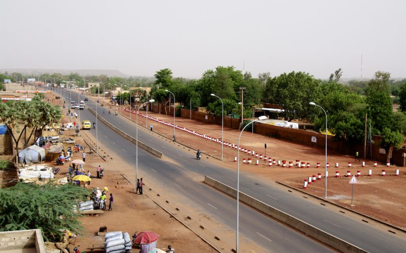 Réalisations de Sogea Satom au Niger. Route Niamey-Namaro-Farié-Tranche conditionnelle-Avenant N° 2 Rive droite.